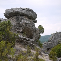 Photo de France - Le Cirque de Mourèze et le Lac du Salagou